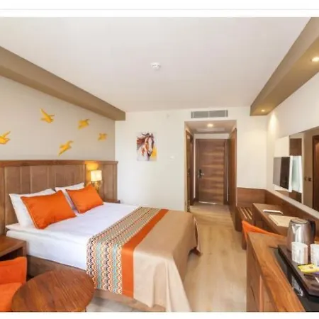 Royal Palace Resort Side