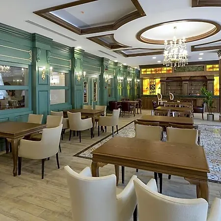 Royal Palace 5*