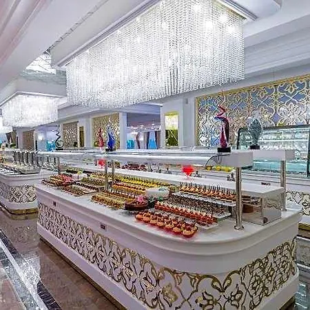 Royal Palace 5* Side