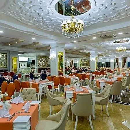 Royal Palace Resort Side