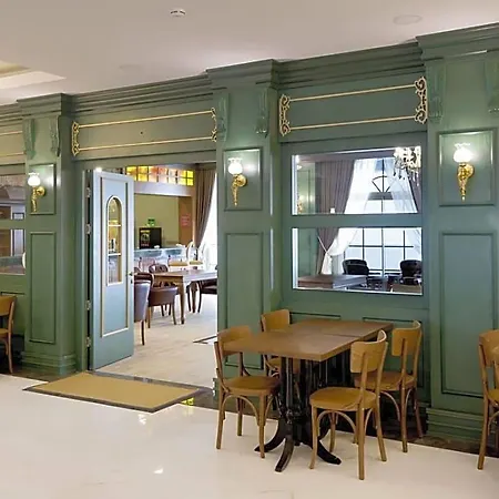 Royal Palace 5*
