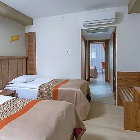 Royal Palace Resort 5*