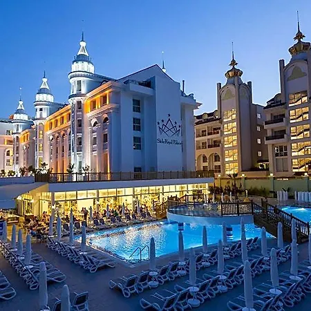 Royal Palace Resort 5*