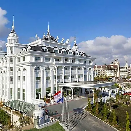 Royal Palace 5*