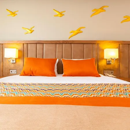 Resort Royal Palace Side