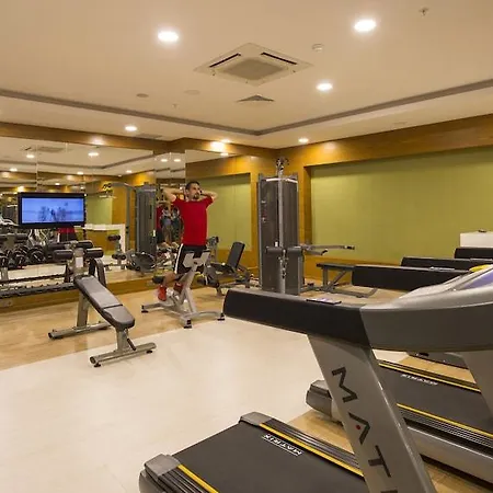 Royal Palace 5* Side