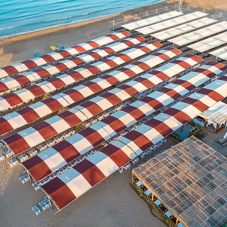 Royal Palace אתר נופש