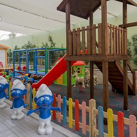 Royal Palace סייד