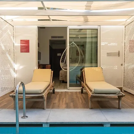 Resort Royal Palace Side