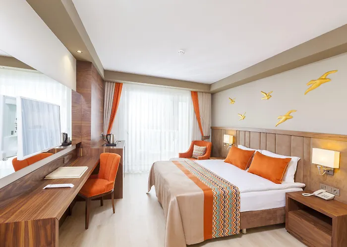 Royal Palace Resort 5*