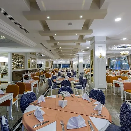 Курортний комплекс Royal Palace 5*