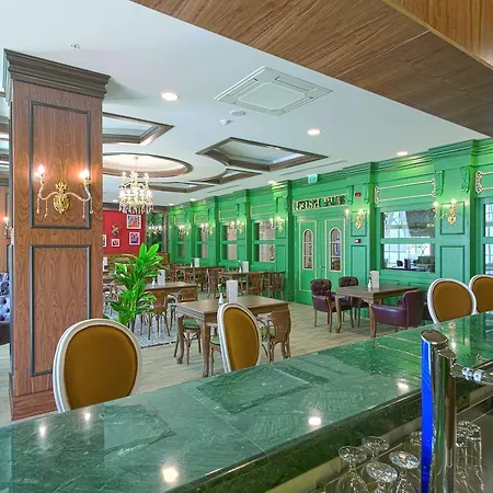 Курортний комплекс Royal Palace 5*